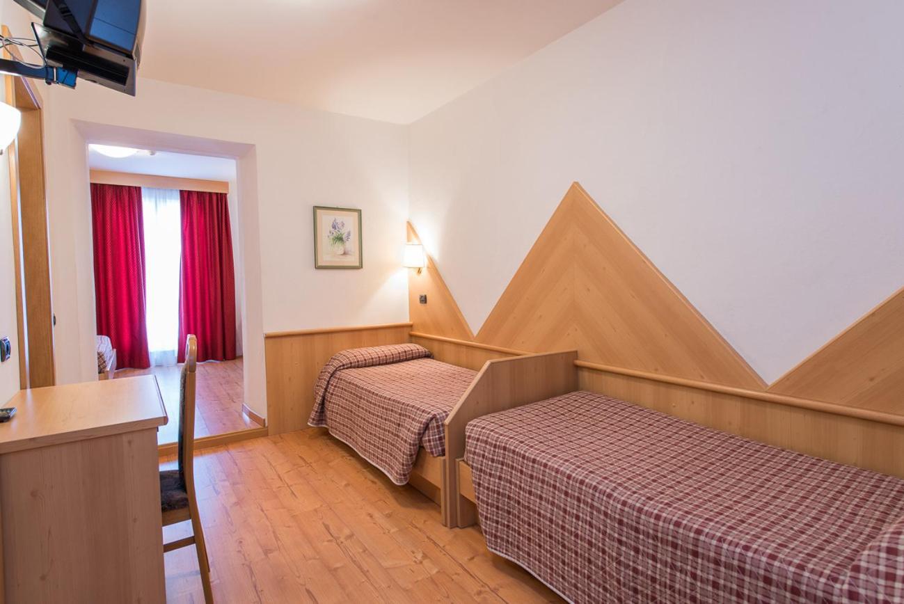 Hotel Italia Castello-Molina di Fiemme Zewnętrze zdjęcie