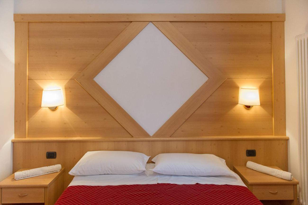 Hotel Italia Castello-Molina di Fiemme Zewnętrze zdjęcie